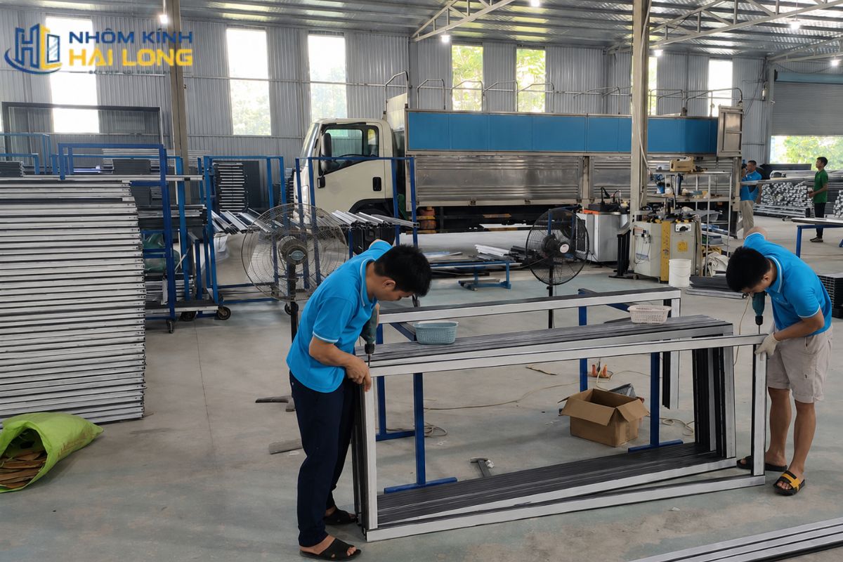 Quy trình đặt làm cửa đi mở trượt 1 cánh nhôm Xingfa tại Hải Long gồm 8 bước