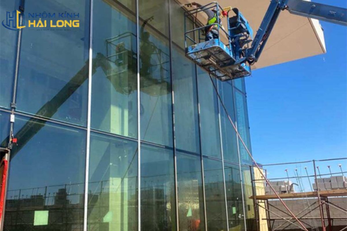 Cách chọn cấu hình vách mặt dựng Xingfa hệ 65 lộ đố dựa trên kích thước, bản vẽ, thẩm mỹ, công năng và khảo sát thực tế